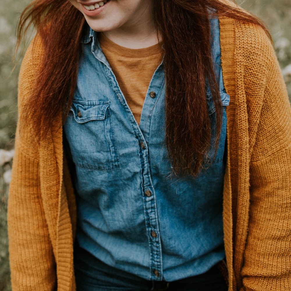🦋 3/$20 Hollister Botton Down Flannel Light Denim Material